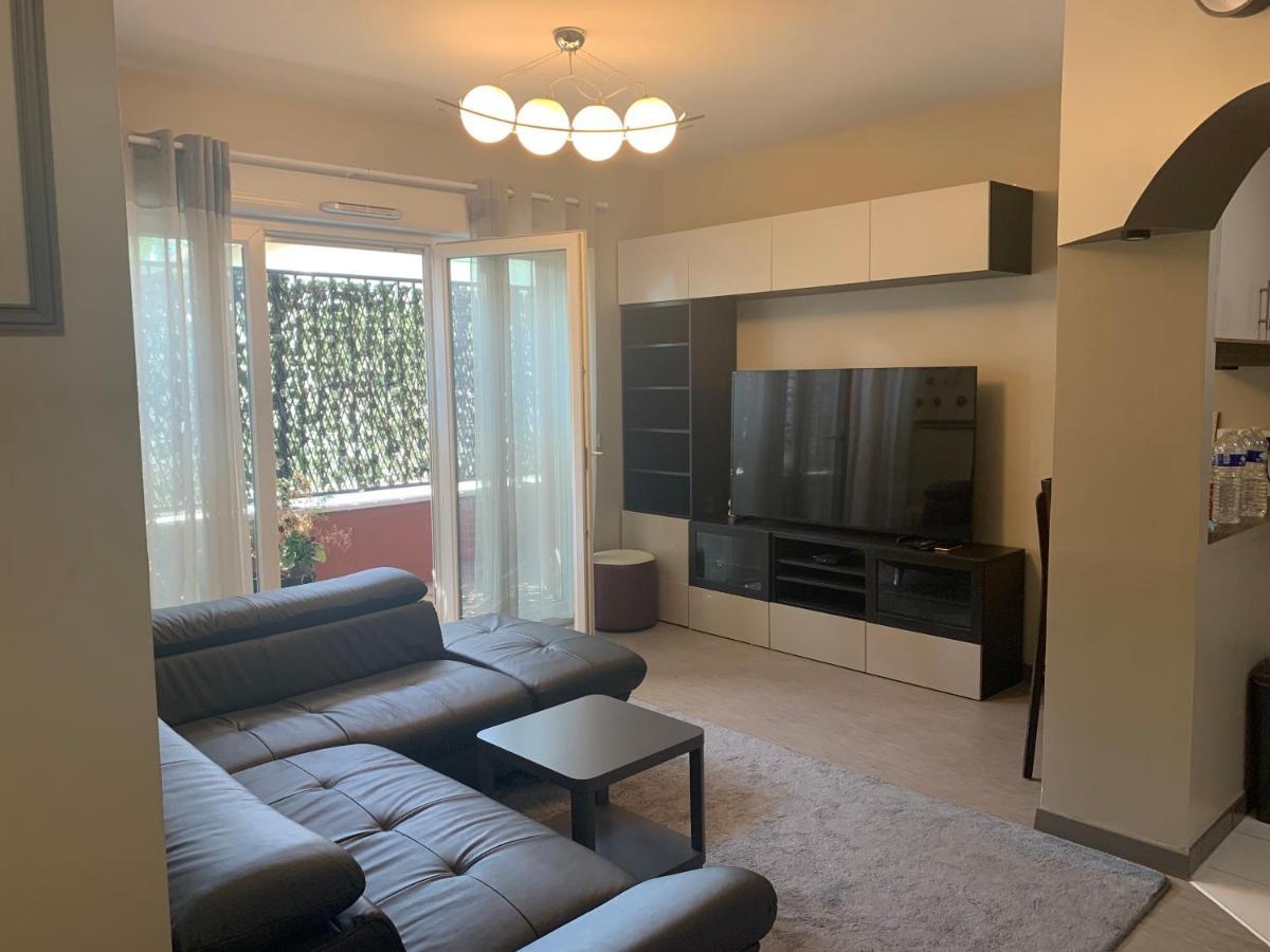 Luxurious Flat In Bondy, Leilighet Eksteriør bilde